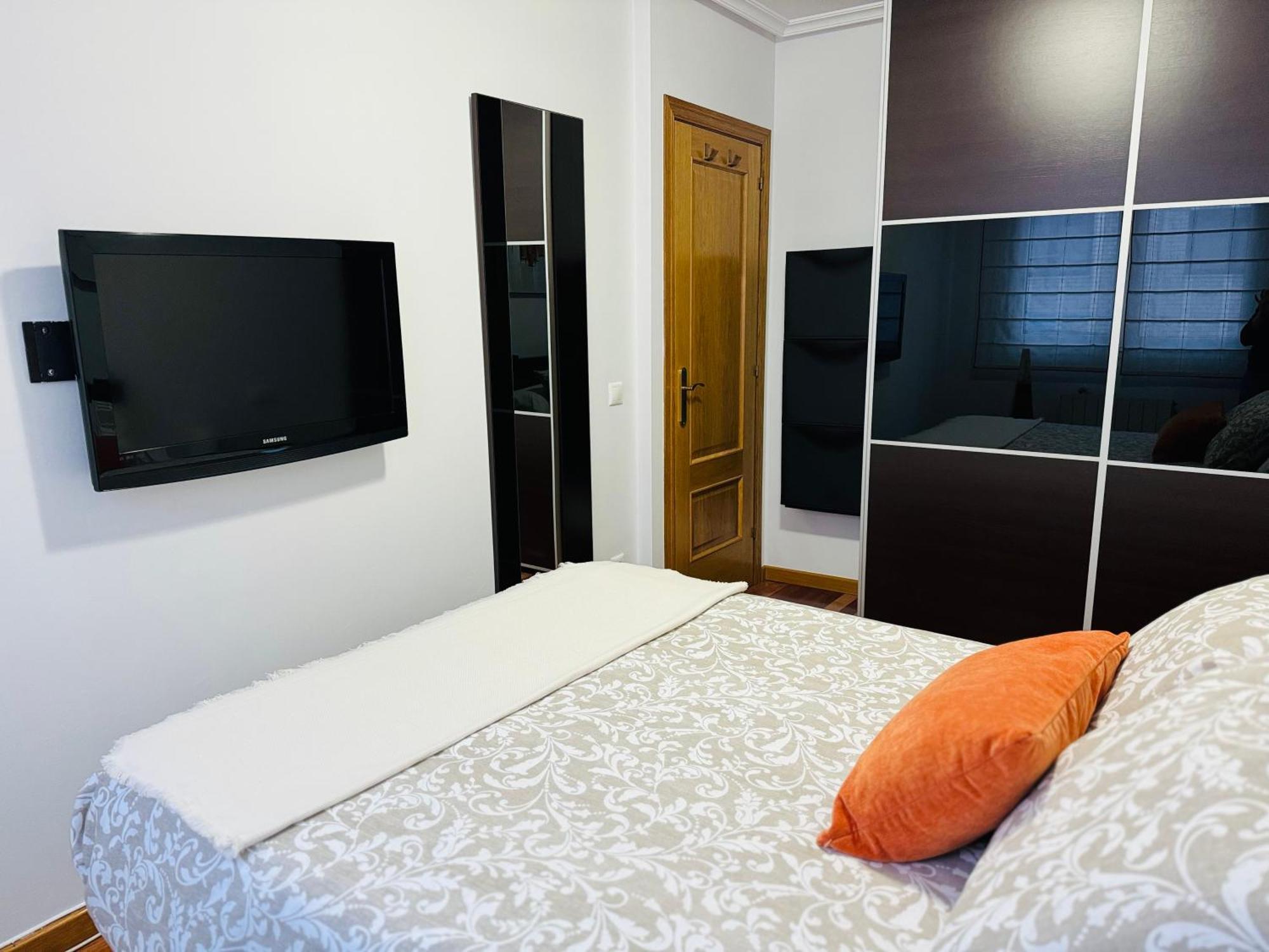 Apartamento Santa Ana - Centro De Gijon - Wifi エクステリア 写真